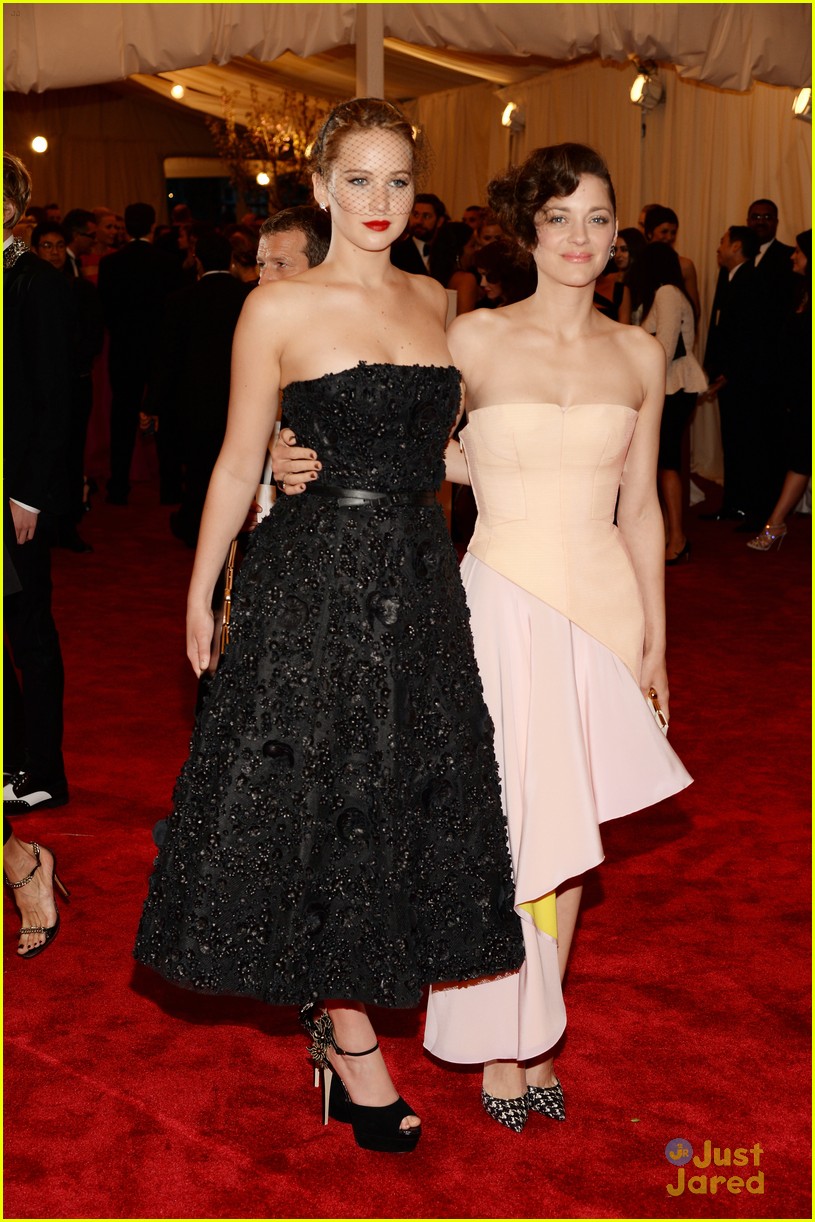 Full Sized Photo of relive jennifer lawrences best met gala moments 12