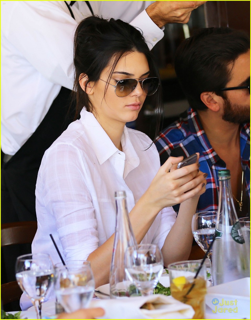 Kendall Jenner Lunches with Scott Disick | Photo 807653 - Photo Gallery