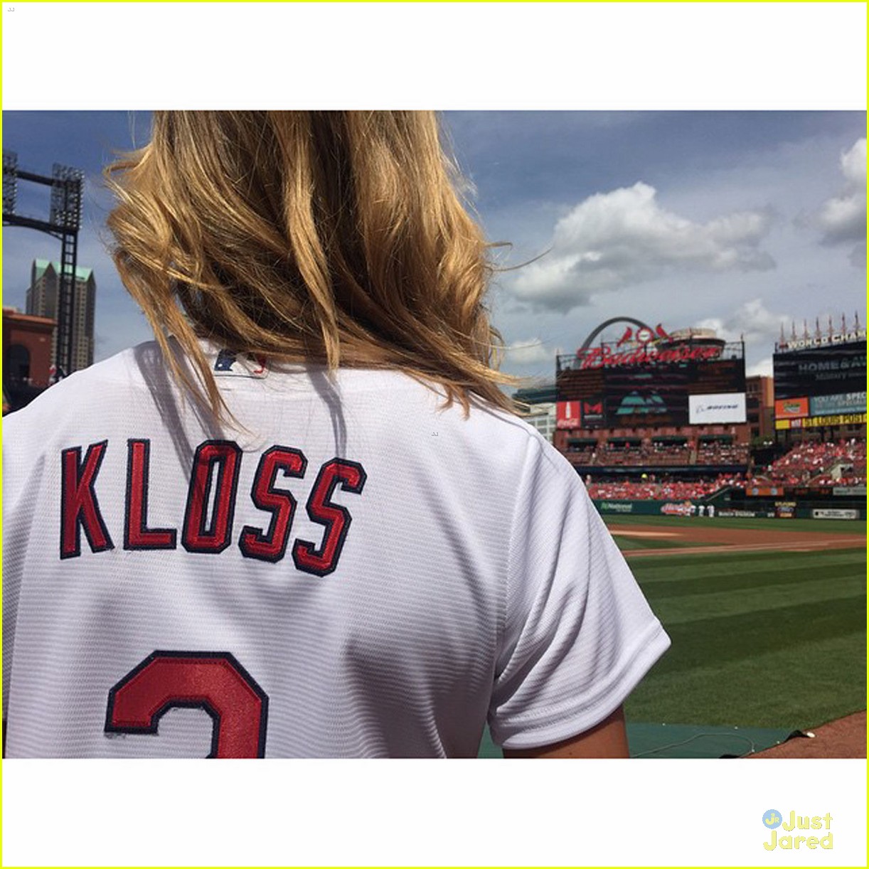 Karlie Kloss Hits Cardinals Game on Memorial Day | Photo 817997 - Photo