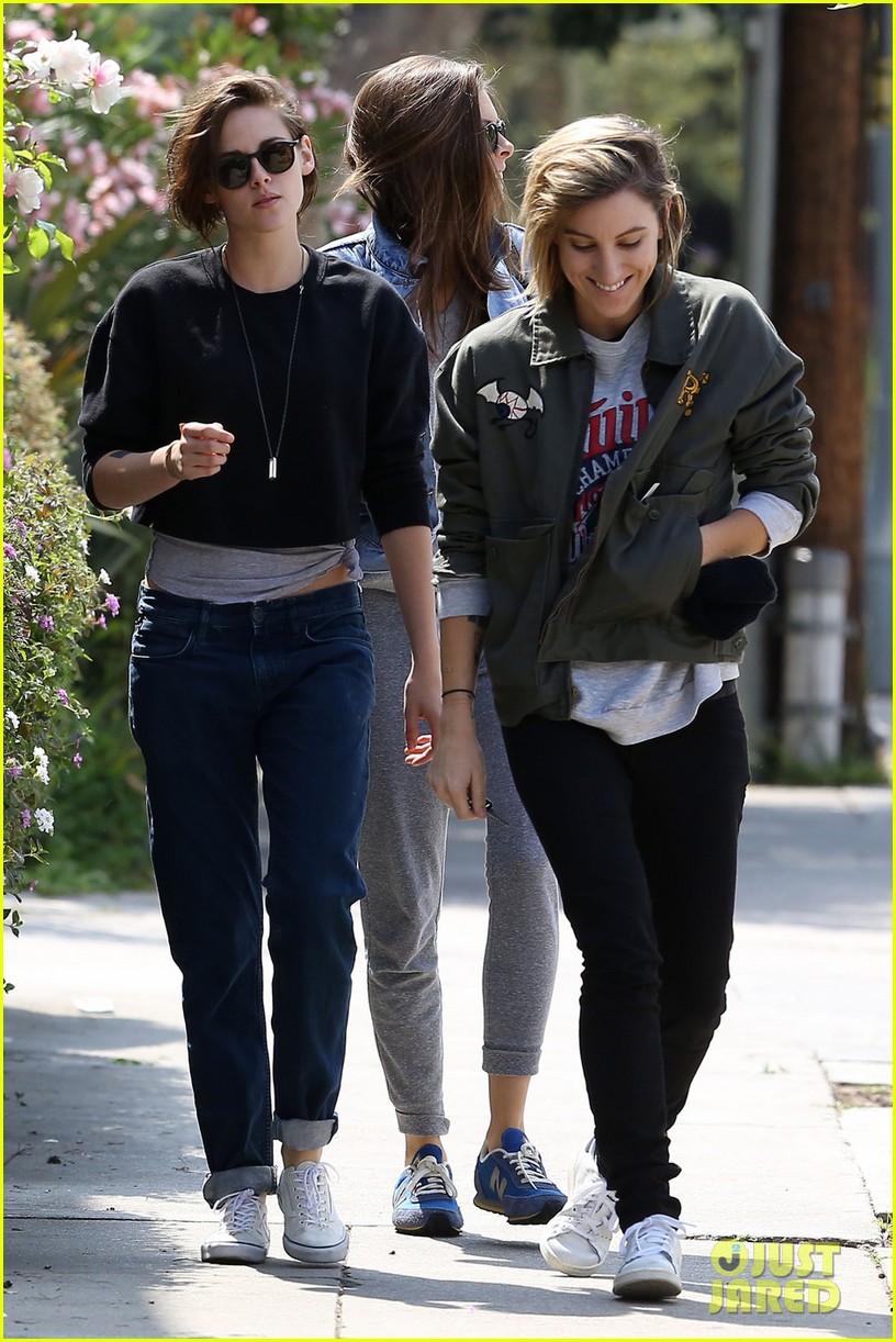 Kristen Stewart Goes Out to Lunch with Alicia Cargile | Photo 817698