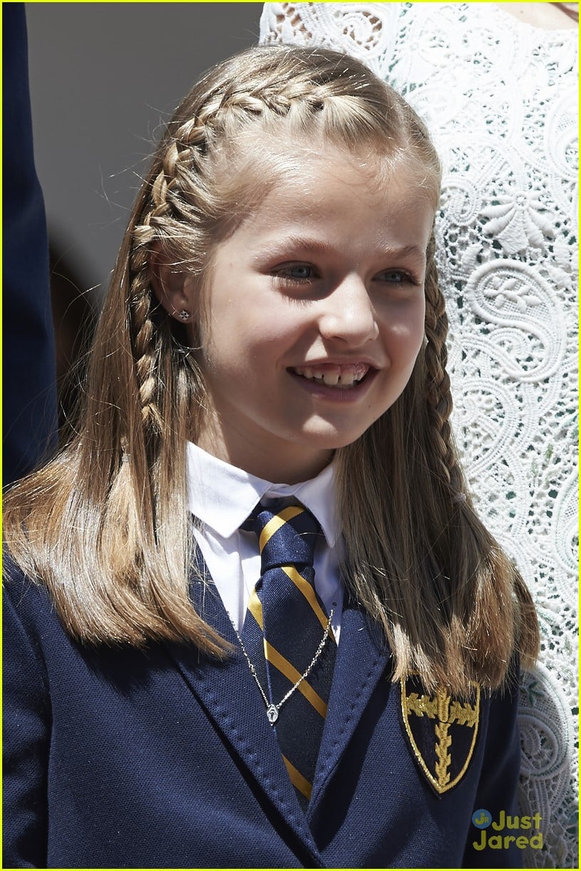 Full Sized Photo of princess leonor spain first communion break ...