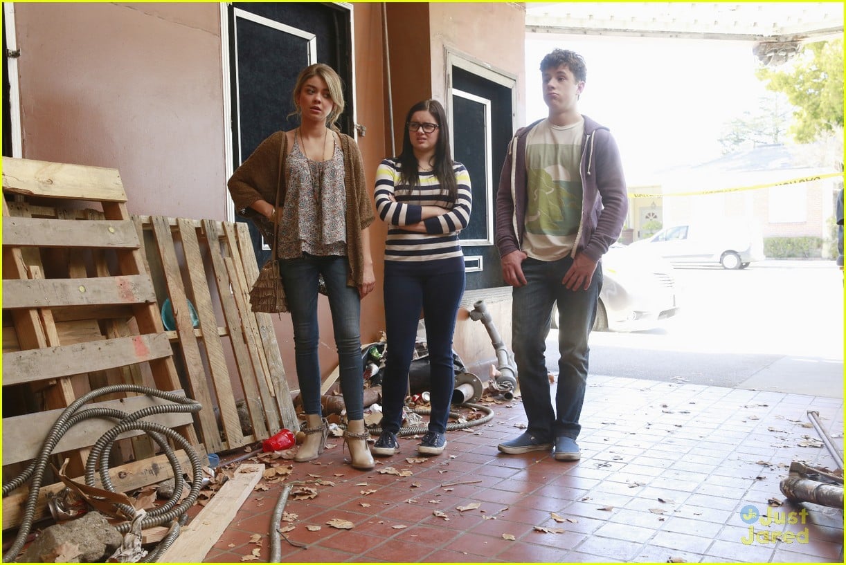 full-sized-photo-of-modern-family-alex-senior-ditch-day-stills-09