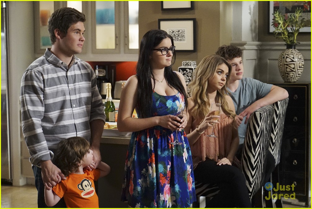Modern Family Haley And Andy Passionate Kiss Episode Will Haley Confess Her Feelings For Andy on 'Modern Family' Tonight
