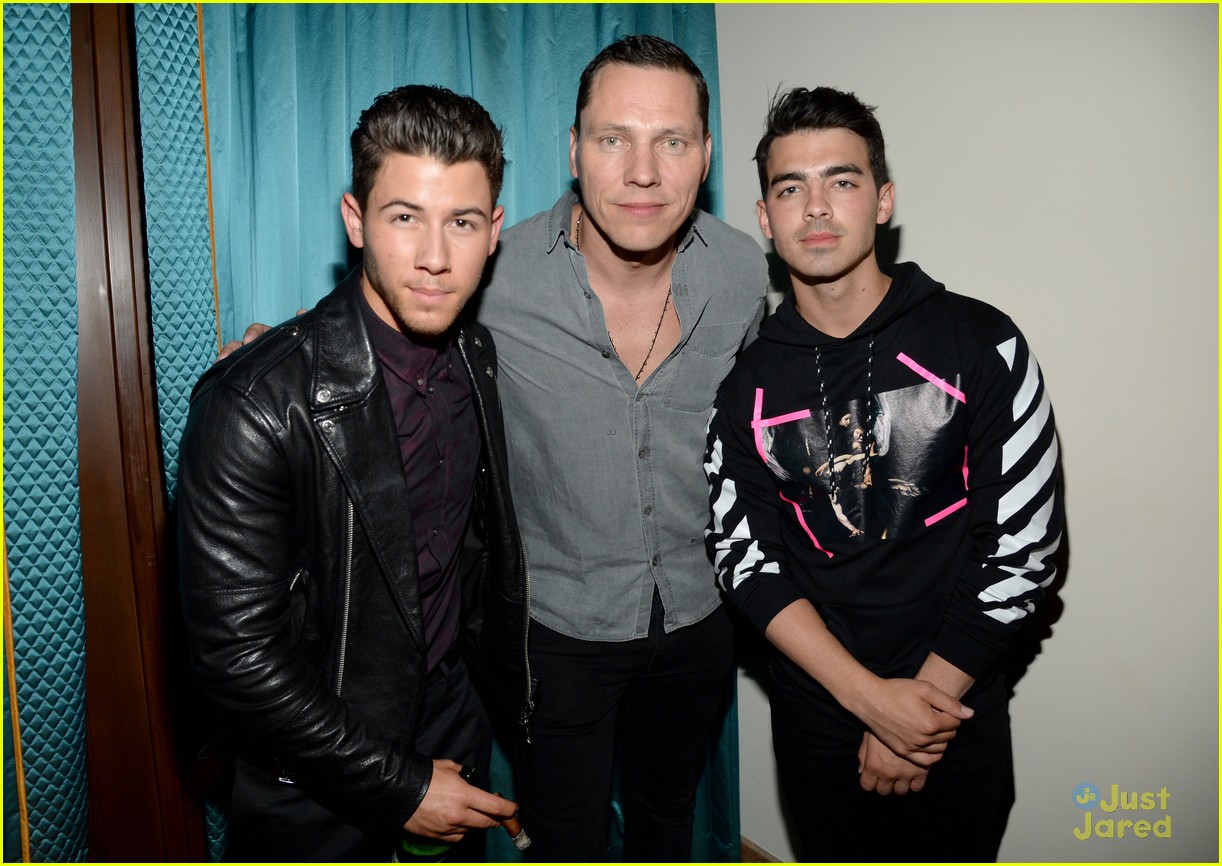 Full Sized Photo Of Nick Jonas Live Concert Tour Dates 03 Nick Jonas 