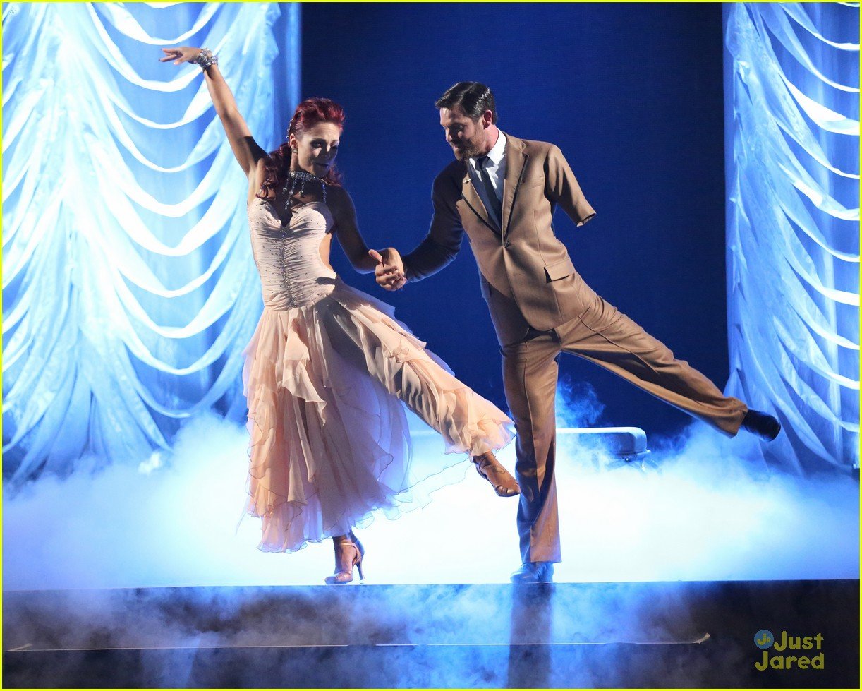 Noah Galloway Celebrates Engagement To Jamie Boyd on Extra Before