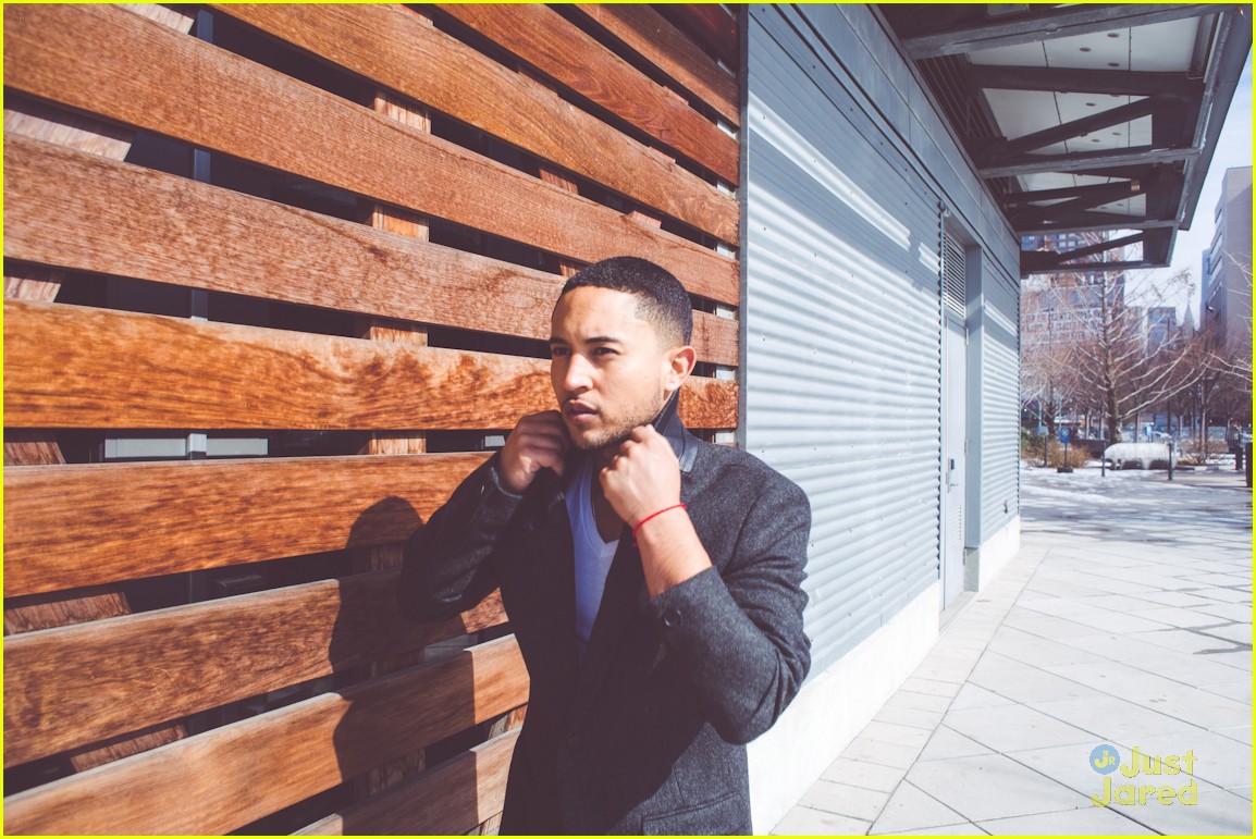 Tahj Mowry Wants Kristin Chenoweth To Play His Mom On &lsquo;Baby Daddy