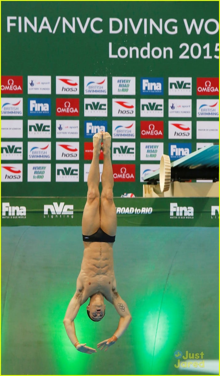 Full Sized Photo of tom daley shows off ripped body after winning gold