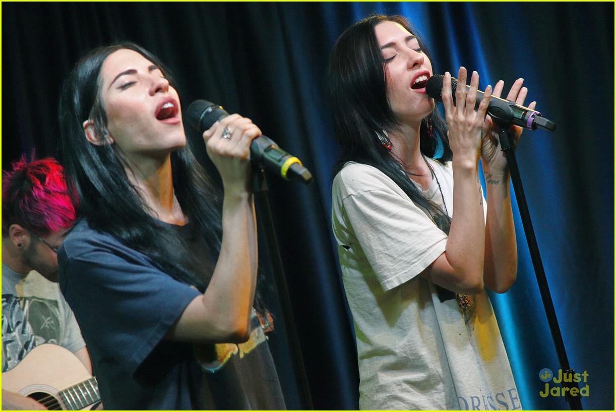 Full Sized Photo Of The Veronicas Santified Tour Announcement 06 The Veronicas Announce 