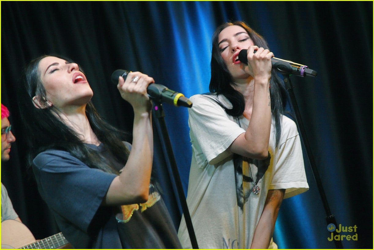 The Veronicas Announce Sanctified Us Tour See The Dates Here Photo 809447 Photo Gallery 