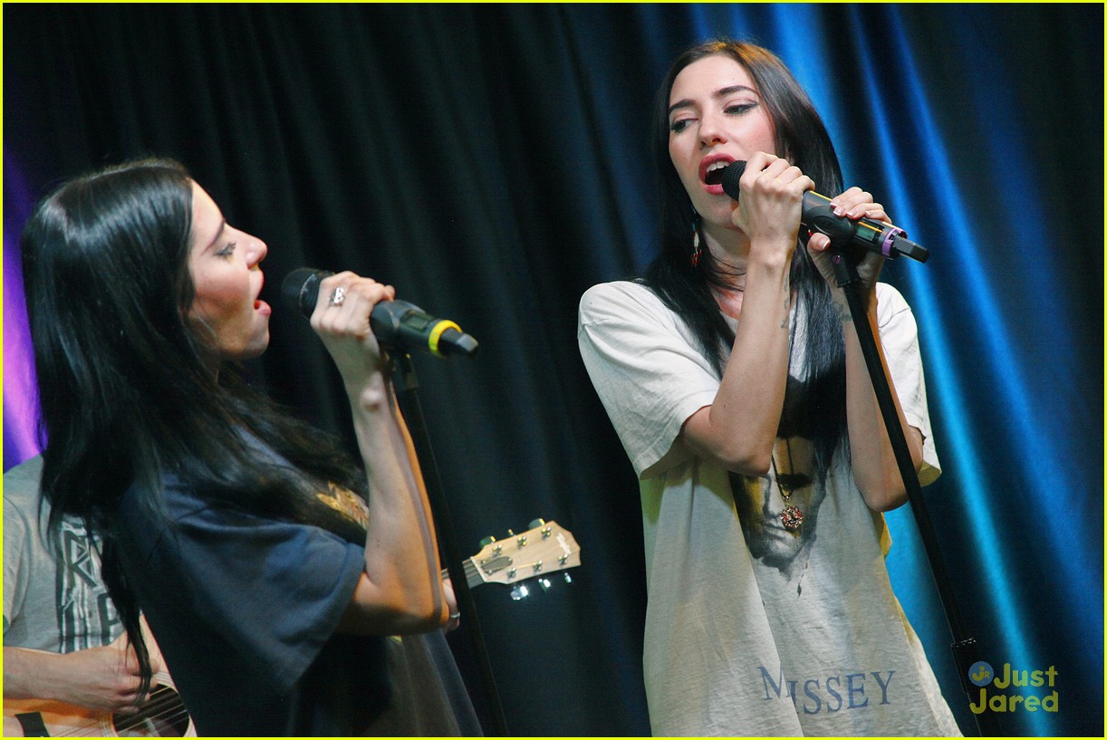 The Veronicas Announce Sanctified Us Tour See The Dates Here Photo 809449 Photo Gallery 