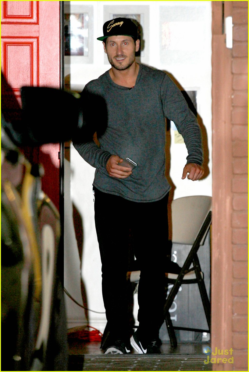 Rumer Willis & Val Chmerkovskiy Perform Fusion Dance on 'DWTS' Finale