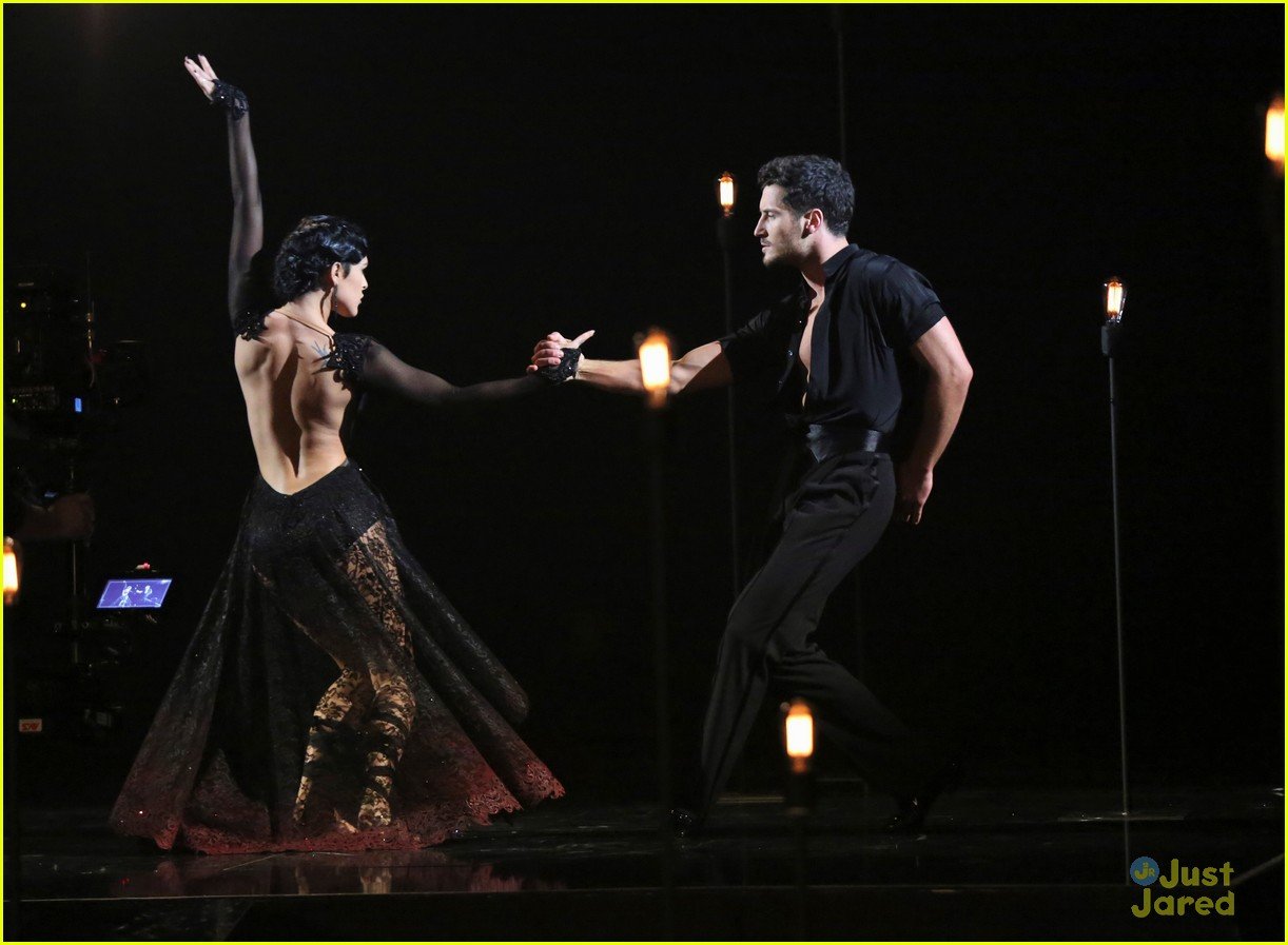 Rumer Willis And Val Chmerkovskiy Perform Fusion Dance On Dwts Finale Video Photo 815695