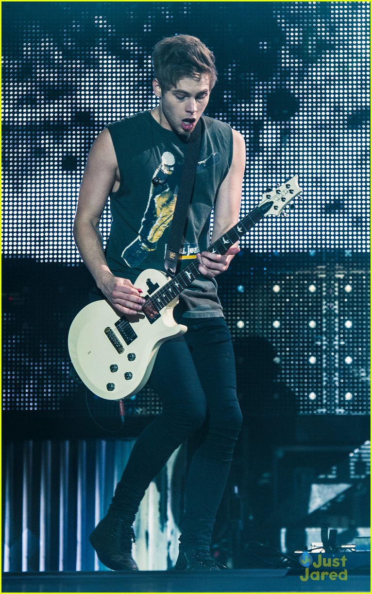5 Seconds of Summer Bring Down the House in Birmingham! | Photo 823282 ...