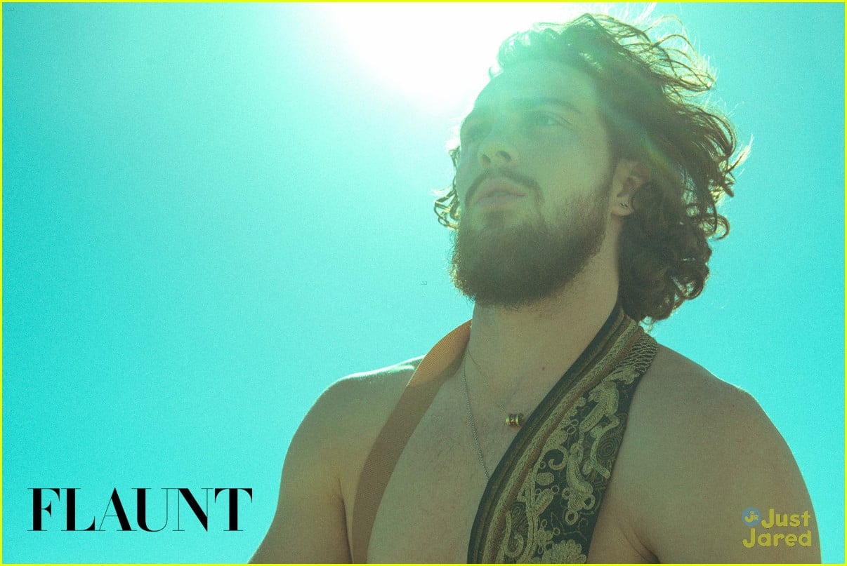 Full Sized Photo Of Aaron Taylor Johnson Goes Shirtless Flaunt 17 Avengers Aaron Taylor 5351