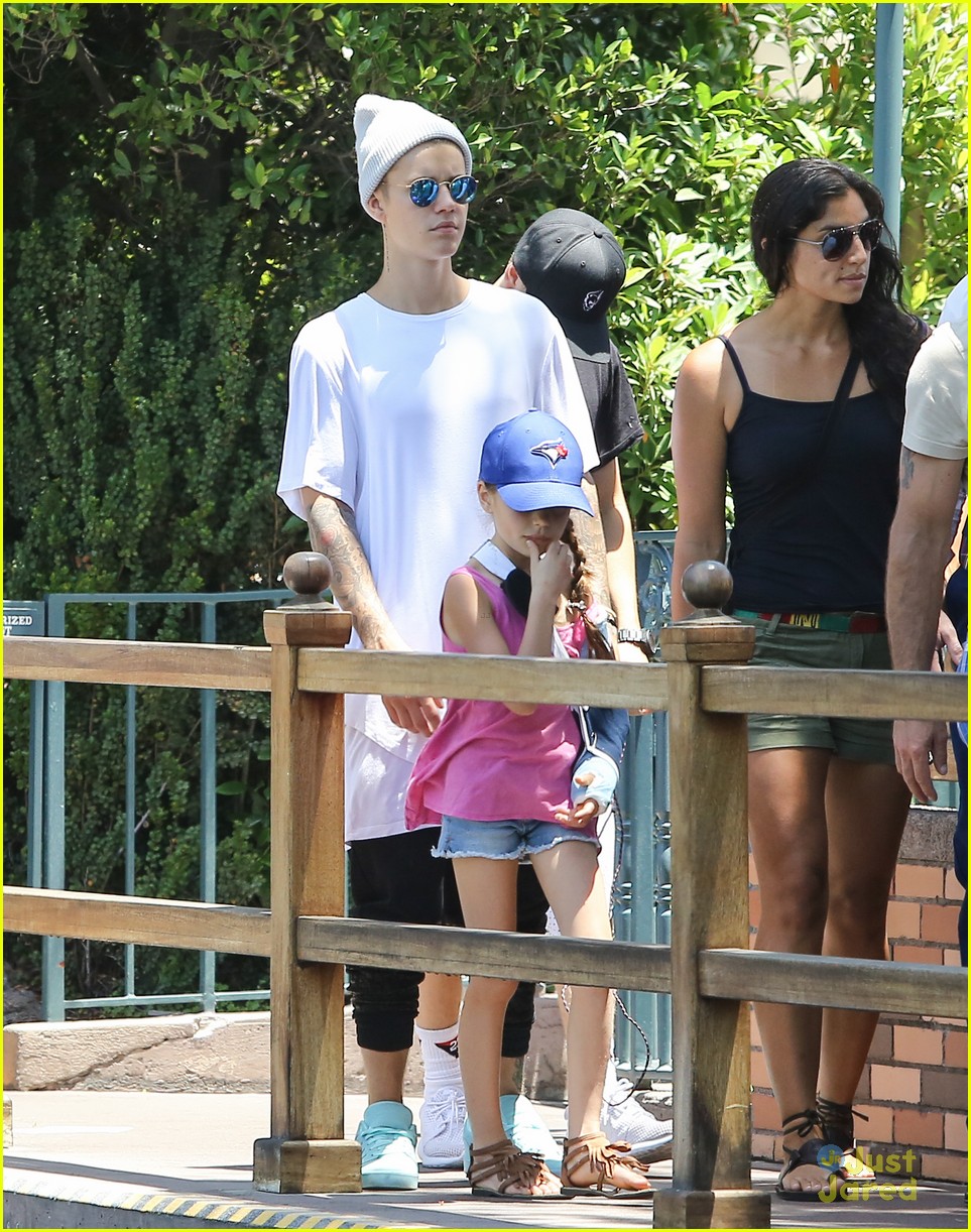 Full Sized Photo Of Justin Bieber Family Time Disney Taylor Swift Work Together Possibility 12 Justin Bieber Makes It A Family Day At Disneyland Just Jared Jr