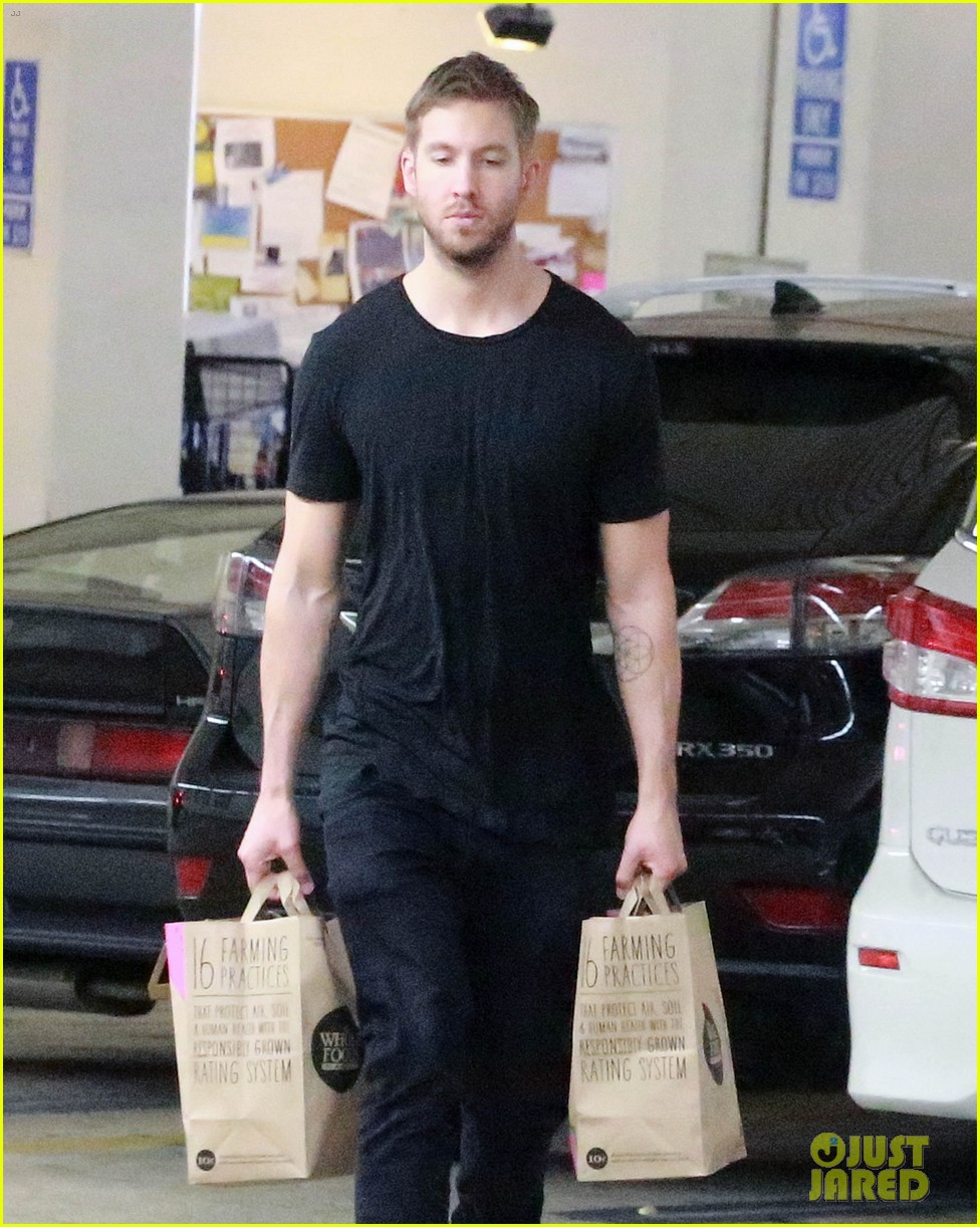 Full Sized Photo of calvin harris taylor swift glasgow shoutout 02