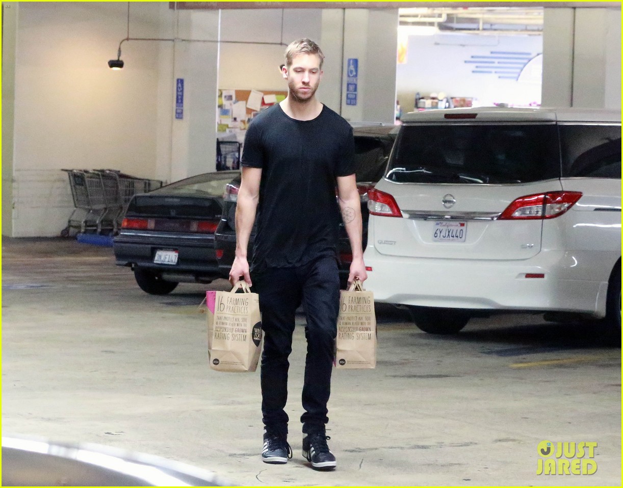 Full Sized Photo of calvin harris taylor swift glasgow shoutout 12