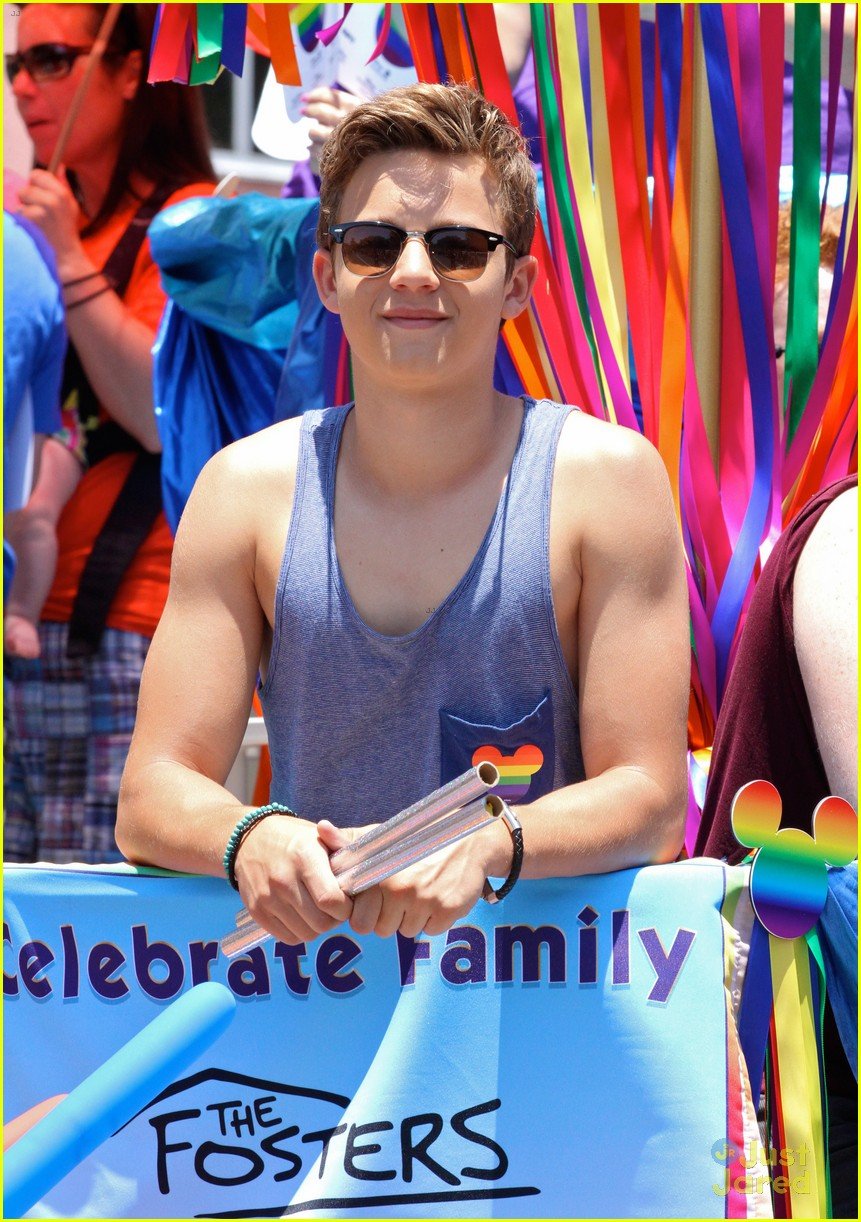 'The Fosters' Actor Gavin MacIntosh Has Some Serious Muscles Photo 825937 Photo Gallery