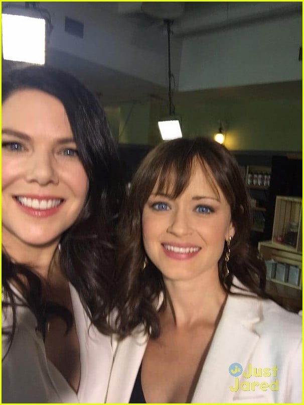 gilmore girls cast reunites eight years later 01