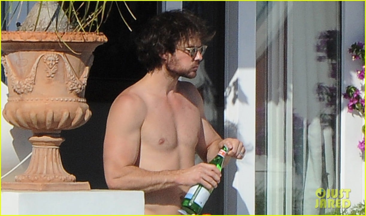 Ian Somerhalder & Nikki Reed Share a Kiss in Italy! Photo 828968(01)