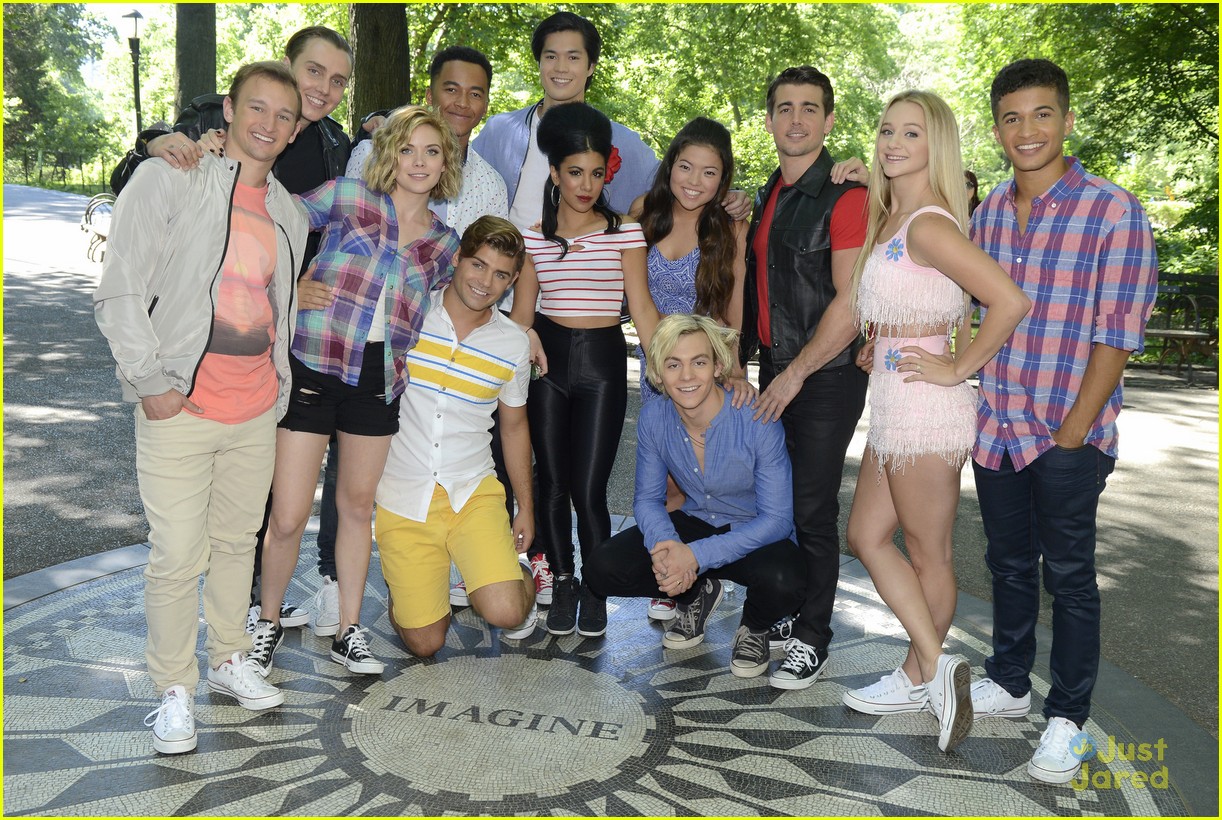 Teen Beach 2' Week Continues With Jordan Taking Over JJJ!: Photo 829929 | Jordan Fisher, Takeover Tuesday, Beach Movie Pictures | Just Jared Jr.