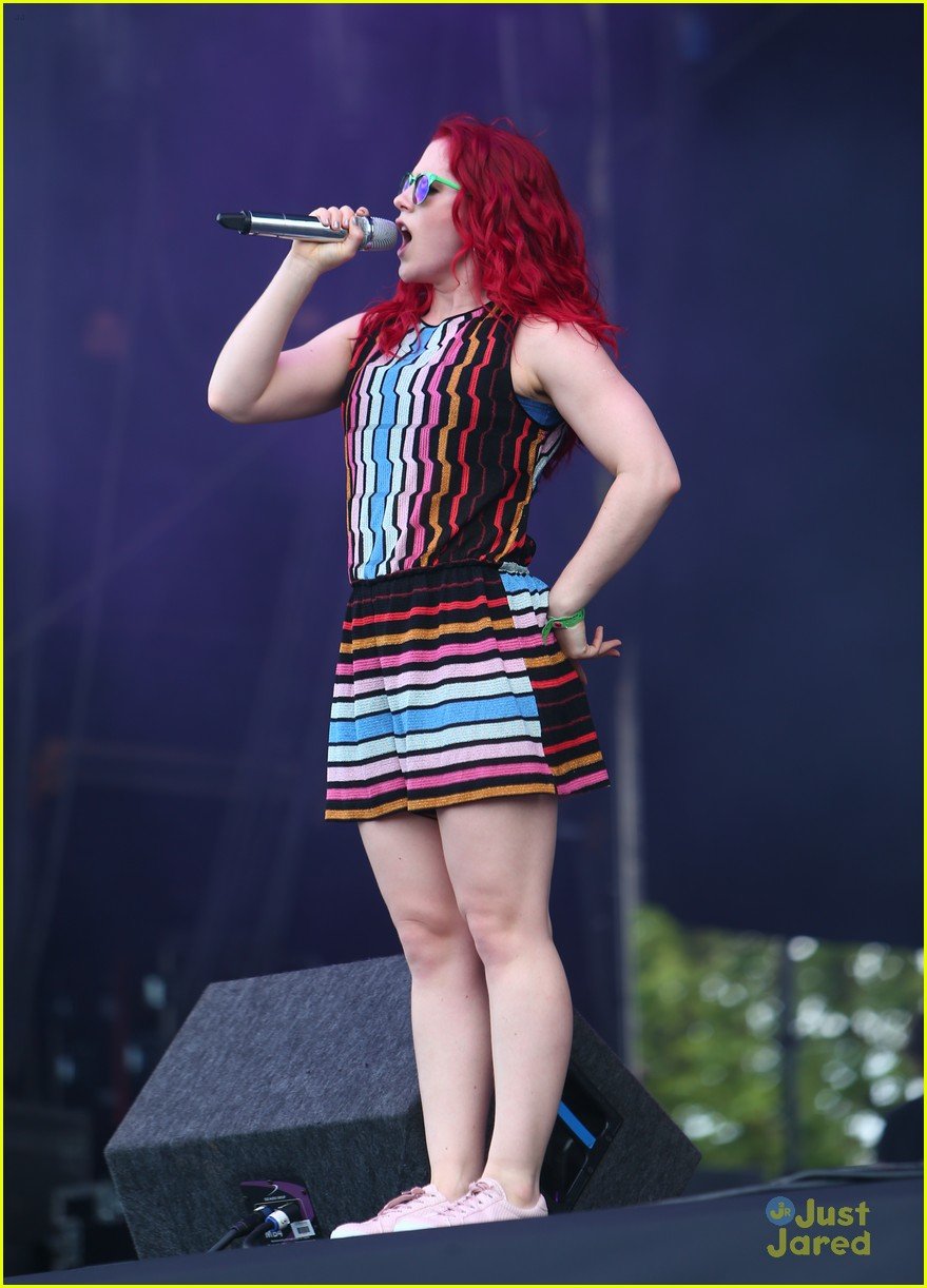 Katy B Needed A Body Double To Watch Jhene Aiko At Wireless Festival ...