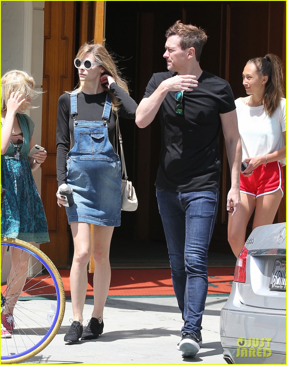 Full Sized Photo of jaime king joey king baby shower 01 Jaime King