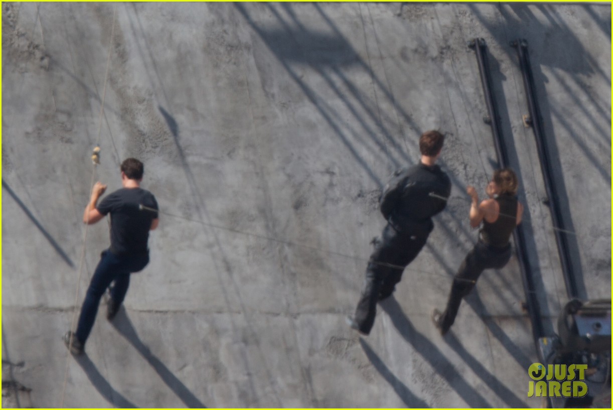 zoe kravitz maggie q head to film allegiant 20