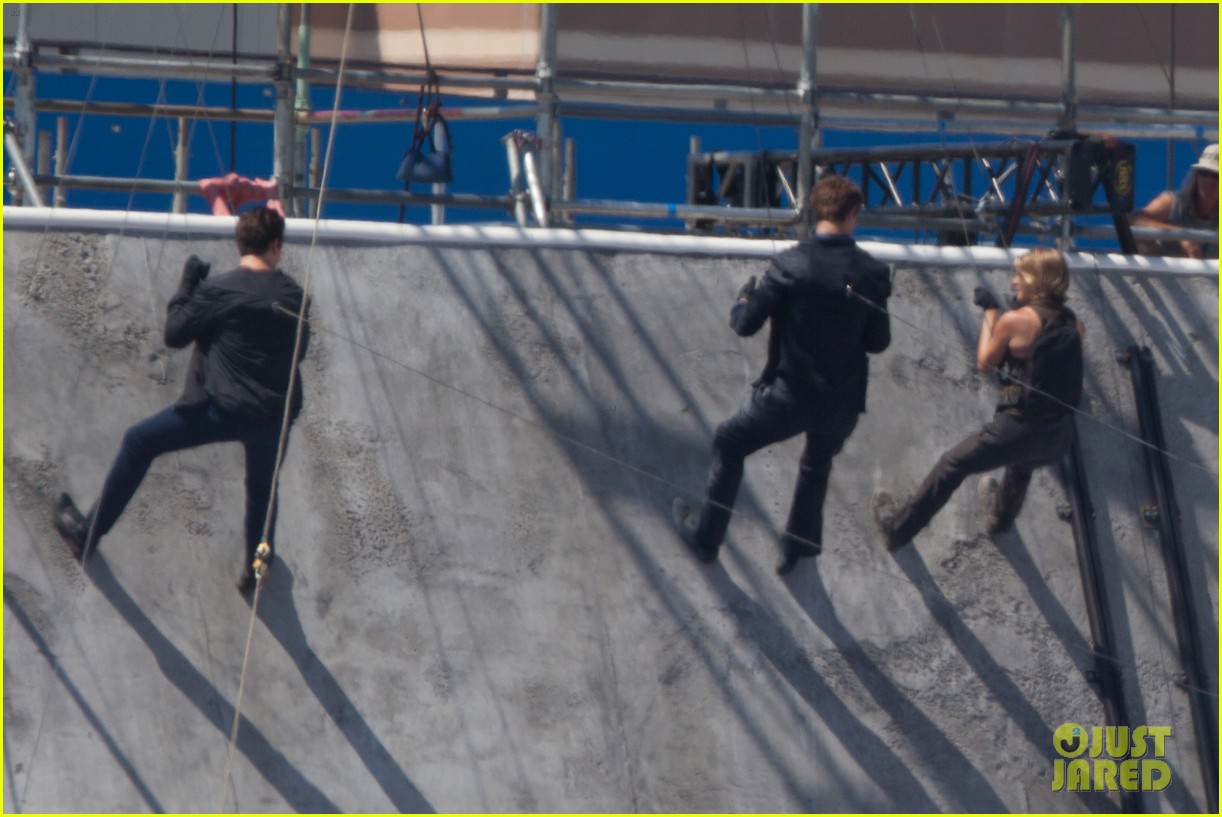 zoe kravitz maggie q head to film allegiant 23