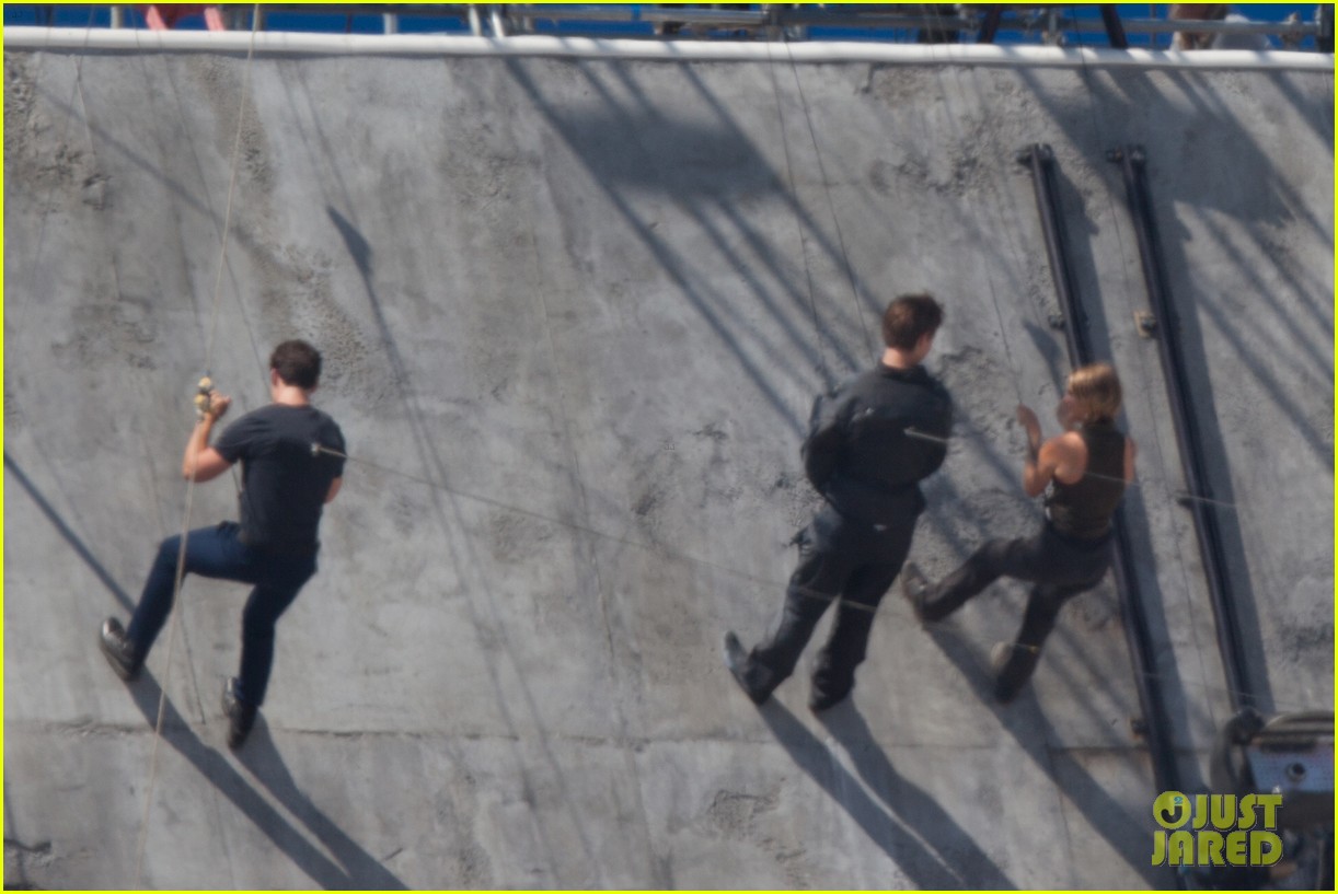 zoe kravitz maggie q head to film allegiant 25