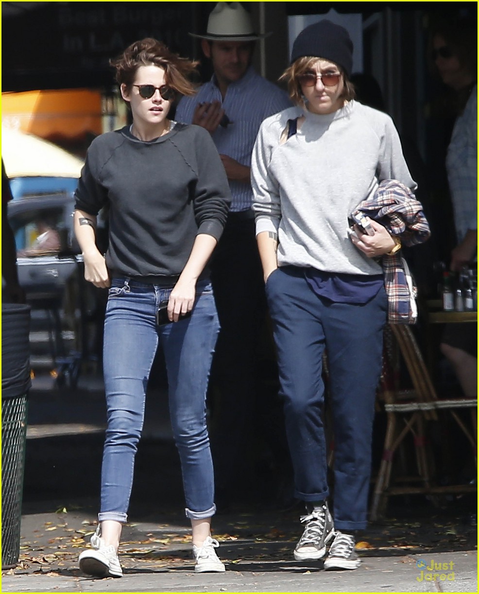 Kristen Stewart's Mom Never Talked About Her Love Life! | Photo 825976 ...