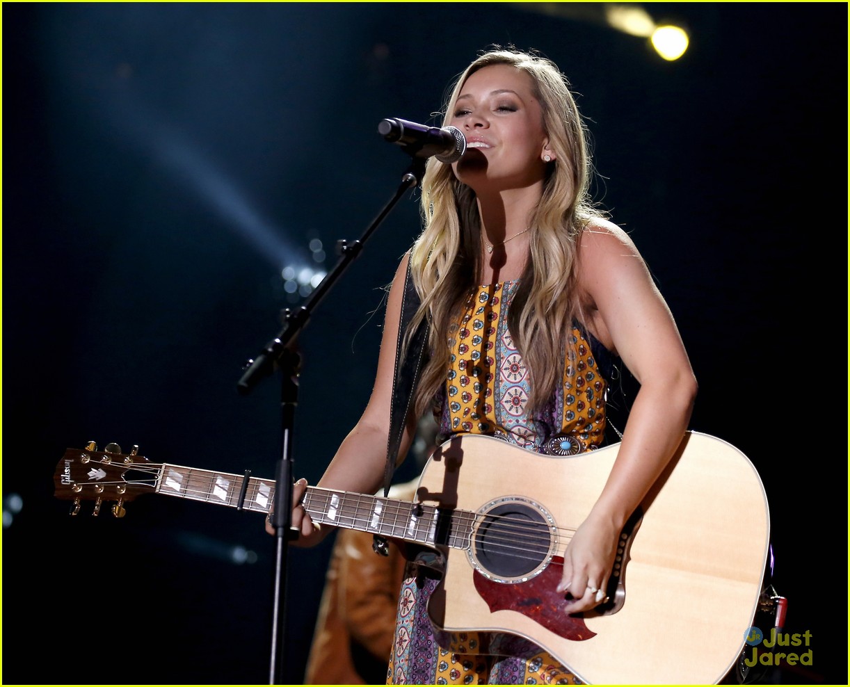 Maddie & Tae Play CMA Music Festival After Launching Radio Disney ...