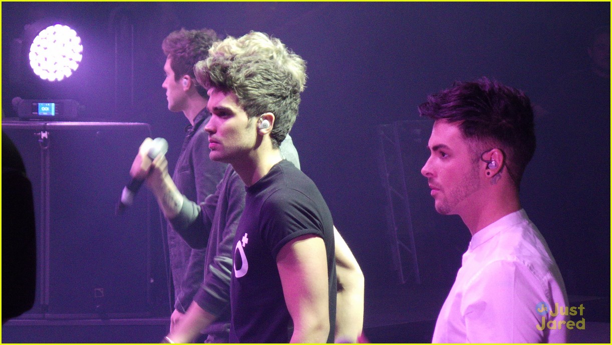 Full Sized Photo of little mix pixie lott ray sunshine concert 14 Little Mix Bring More 'Black