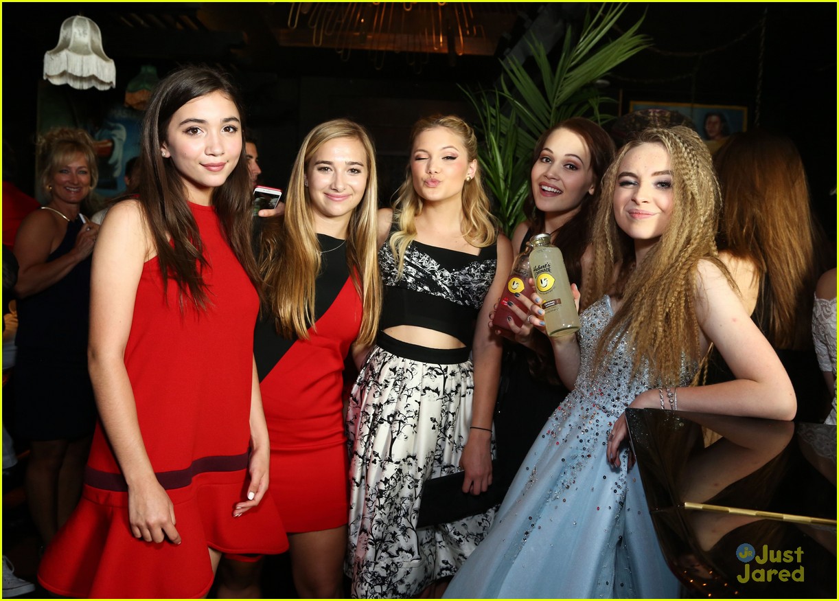 Sabrina Carpenter Throws Star-Studded 'Alice in Wonderland' Sweet 16