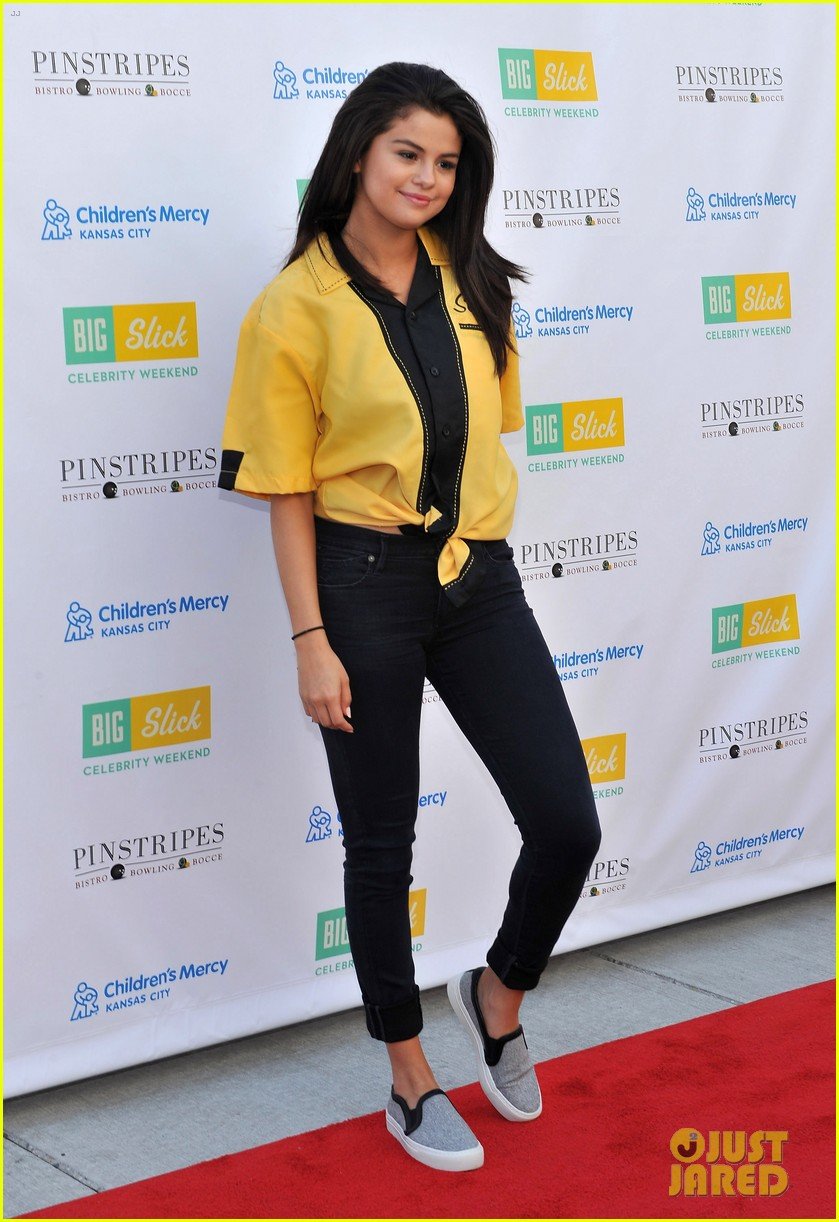 Did Selena Gomez S New Song Good For You Leak Online Early Photo 828600 Selena Gomez Pictures Just Jared Jr