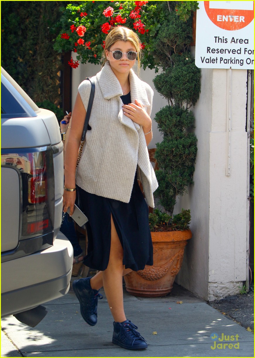Sofia Richie Grabs Lunch In Beverly Hills With Jake Andrews | Photo
