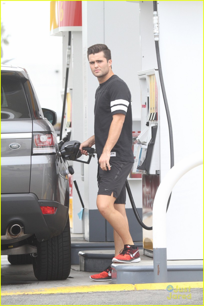 Spencer Boldman is Brooding at the Gas Station Photo 823511 Photo