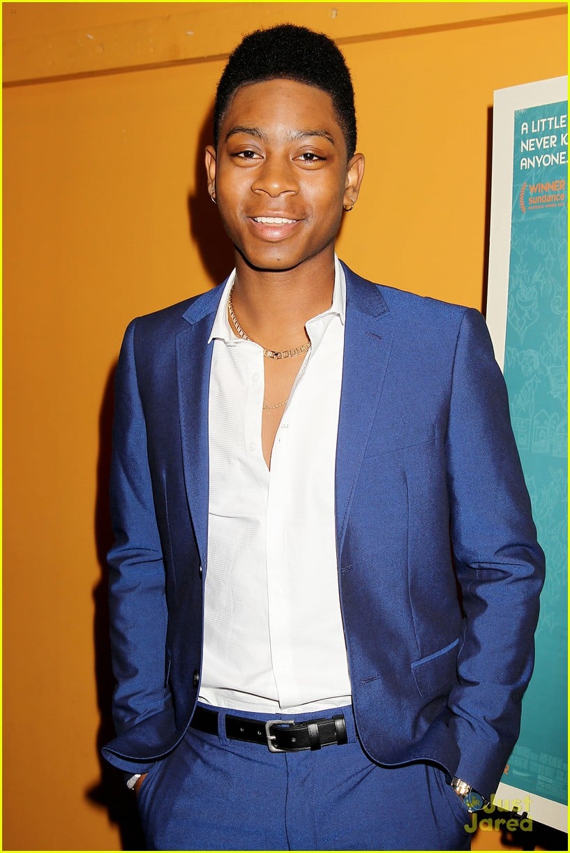 Full Sized Photo of olivia cooke rj cyler thomas mann earl nyc premiere