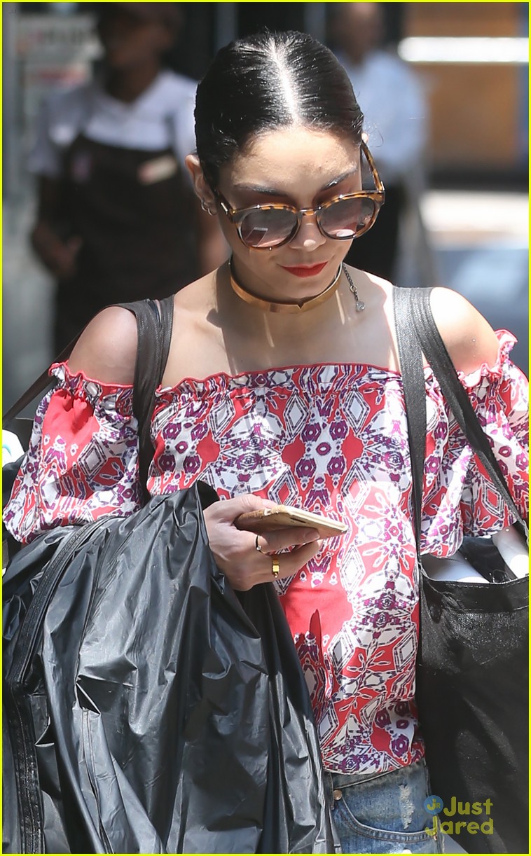 Vanessa Hudgens Calls Tony Awards 'A Night To Remember' | Photo 823903