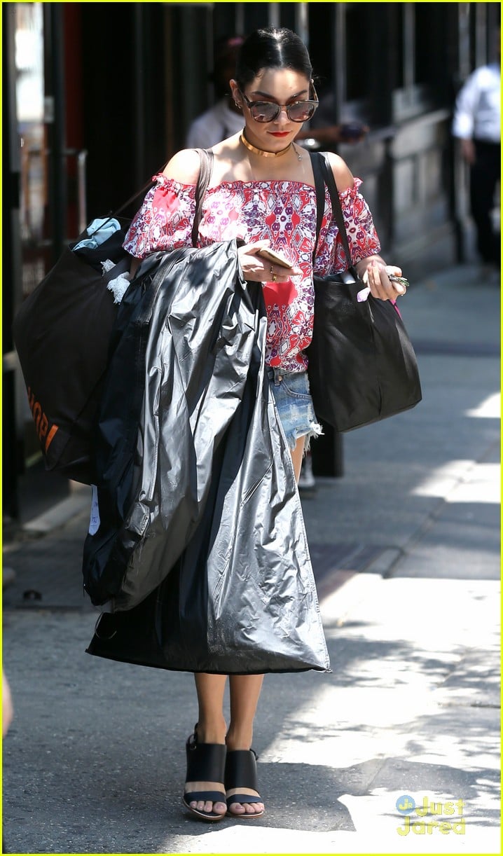 Vanessa Hudgens Calls Tony Awards 'A Night To Remember' | Photo 823906 ...