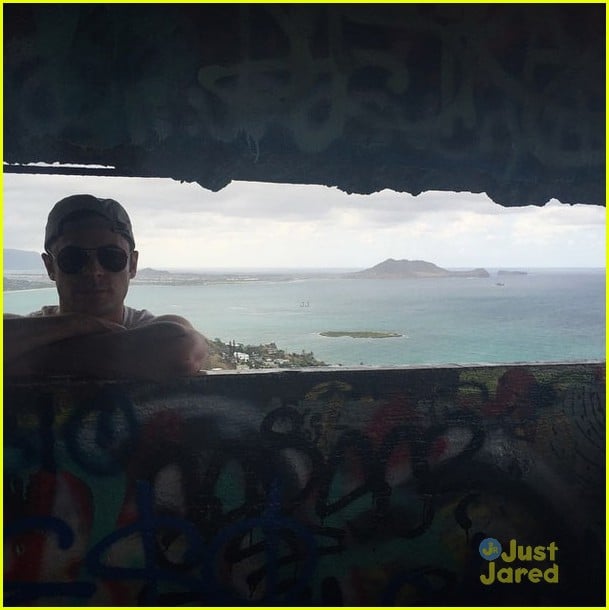 zac efron goes shirtless for waterfull jumping 02