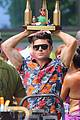 zac efron shirtless hawaii more ripped than ever 17