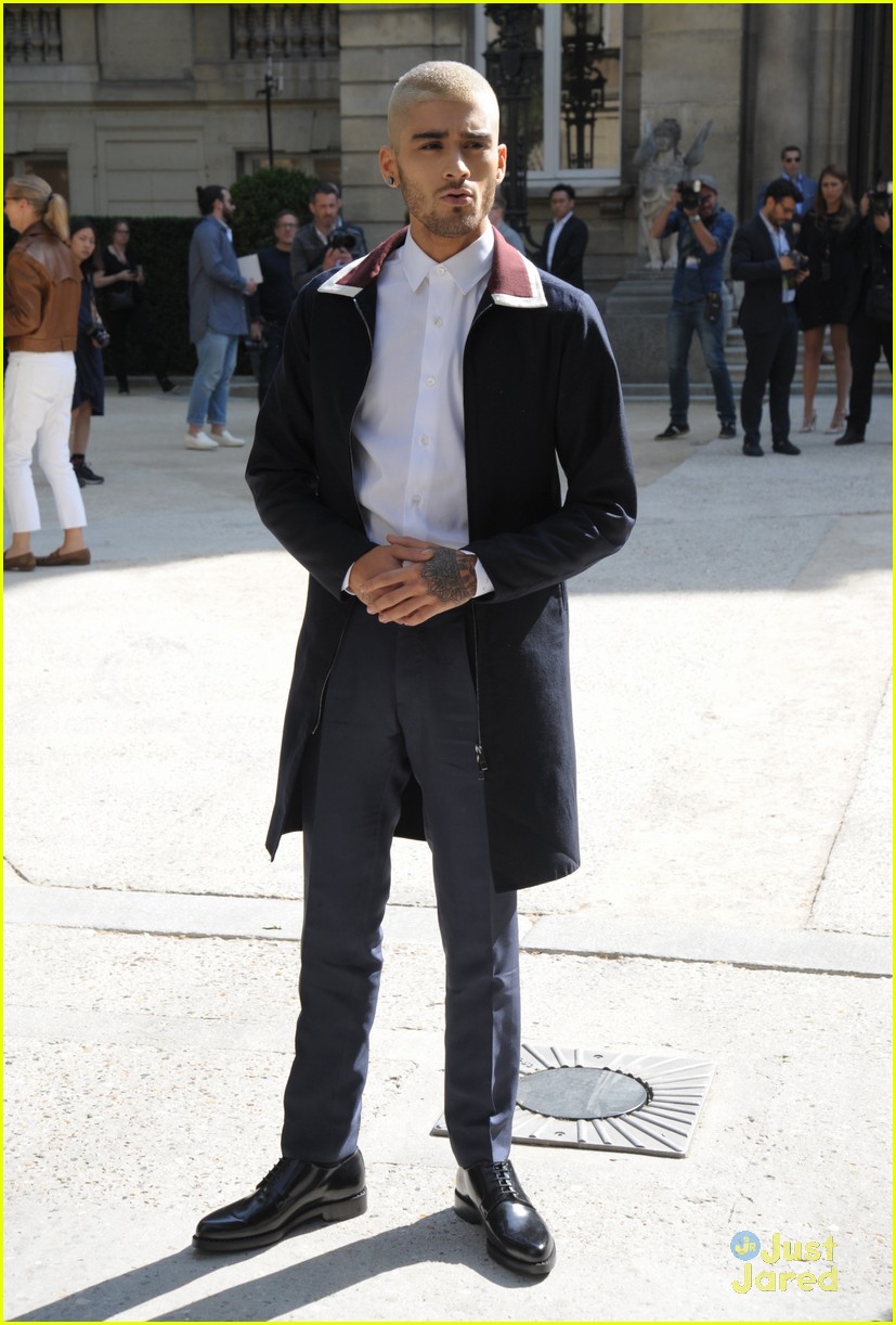 Zayn Malik Hits Valentino Fashion Show with Joe Jonas Photo 829877