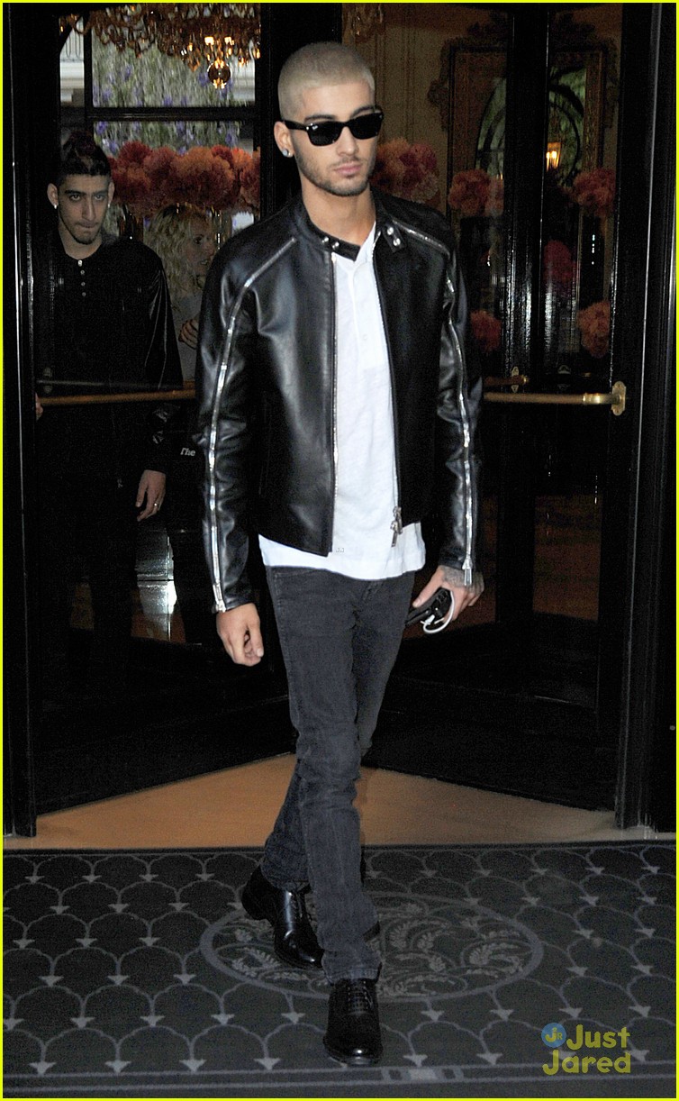 Zayn Malik Hits Valentino Fashion Show with Joe Jonas | Photo 829885 ...