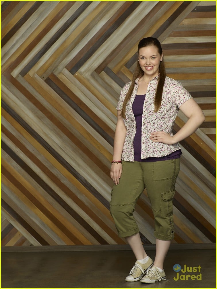 Full Sized Photo of bunkd pilot airs tonight see all the pics 21 Emma