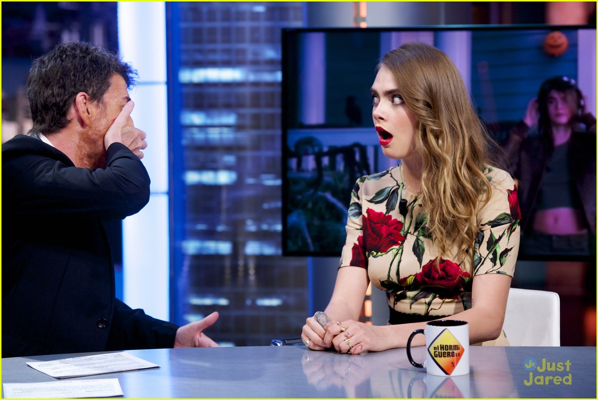 Cara Delevingne Plays Drums & Guitar On 'El Hormiguero' - See The Pics