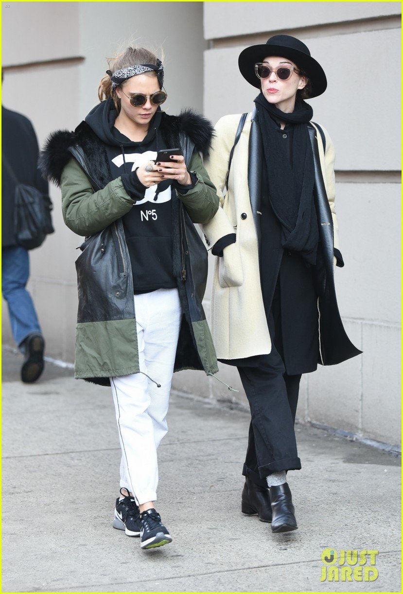 Cara Delevingne & St. Vincent Break Up? (Report) | Photo 841212 - Photo ...