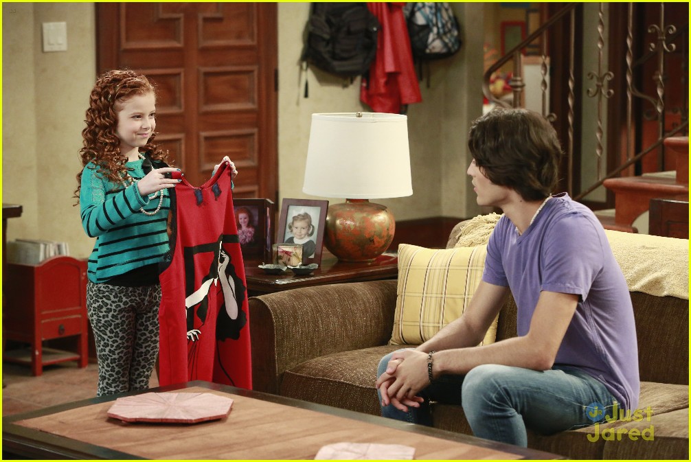 Who Destroyed Avery S Dress Find Out On Dog With A Blog Tonight Photo 842114 Blake Michael Dog With A Blog Francesca Capaldi G Hannelius Lj Benet Television Pictures Just Jared Jr