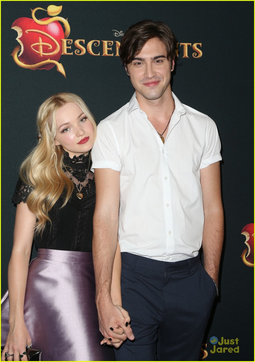 Dove Cameron Cuddles With Ryan McCartan On 'Descendants' Premiere ...