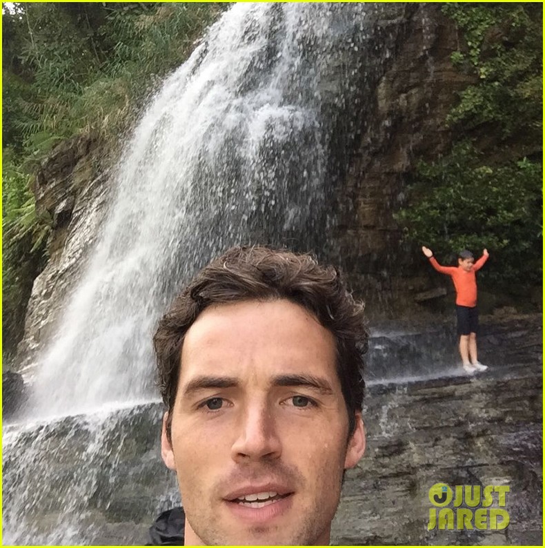 Ian Harding Enjoys Paradise Vacation in Fiji! | Photo 834395 - Photo ...